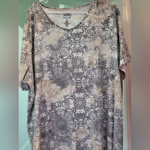 Croft and Barrow medallion Tshirt 4x